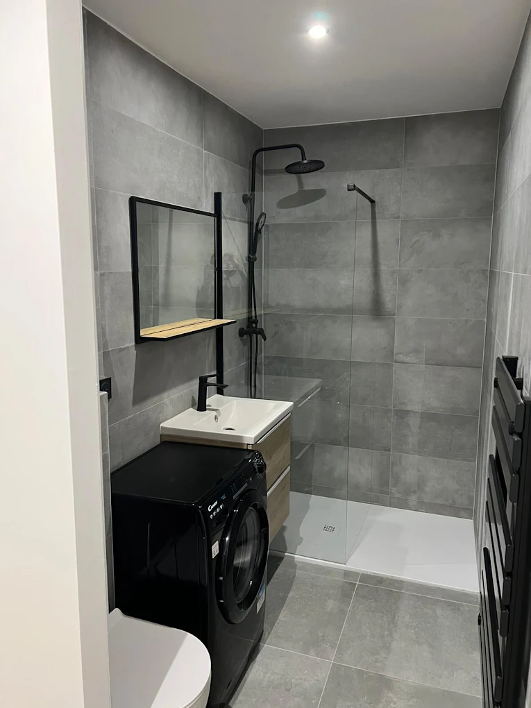 Salle de bains contemporaine